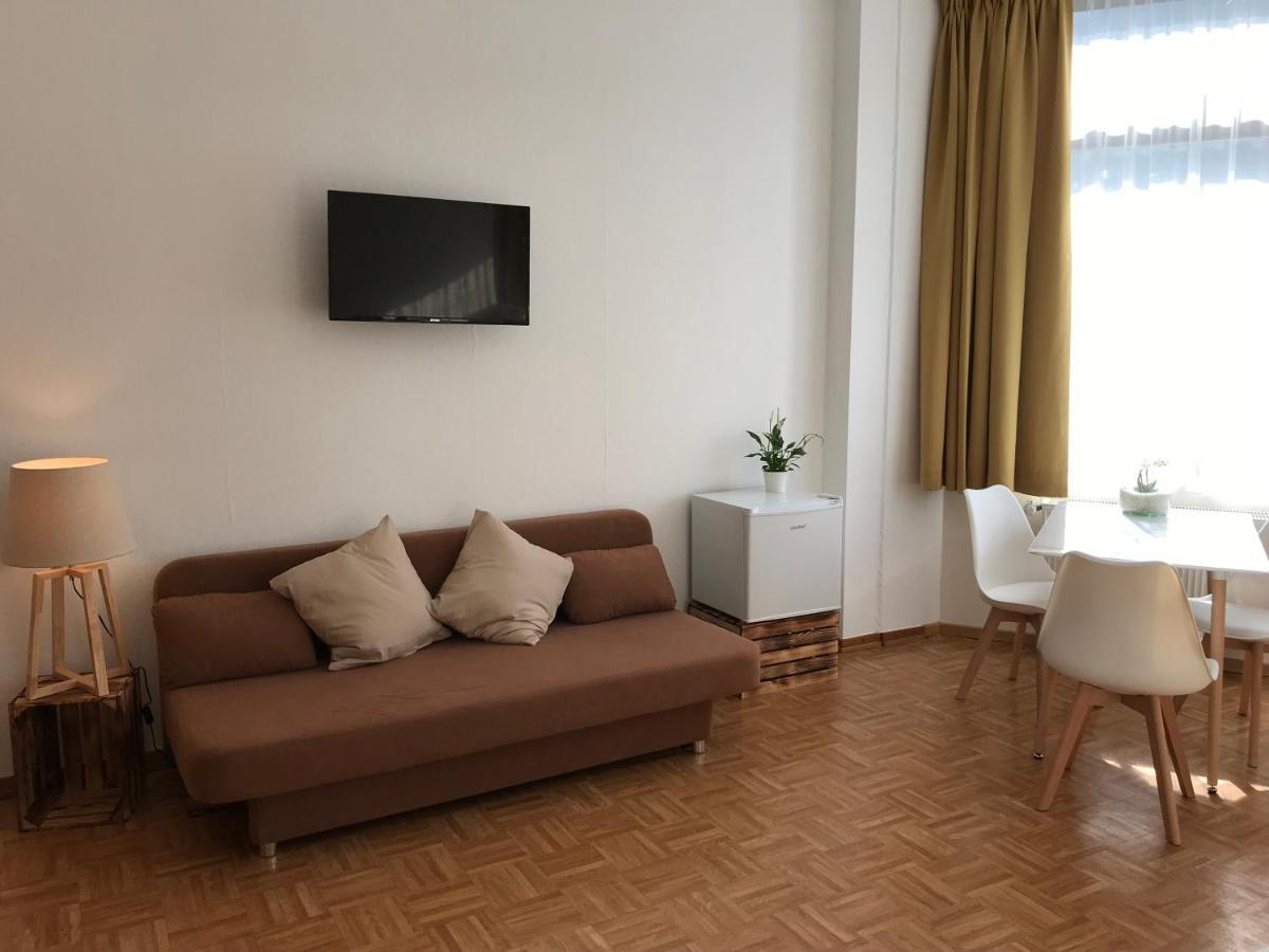 Gaestezimmer Klein Und Fein Fuer Nach Dem Wein 노이마겐드론 외부 사진